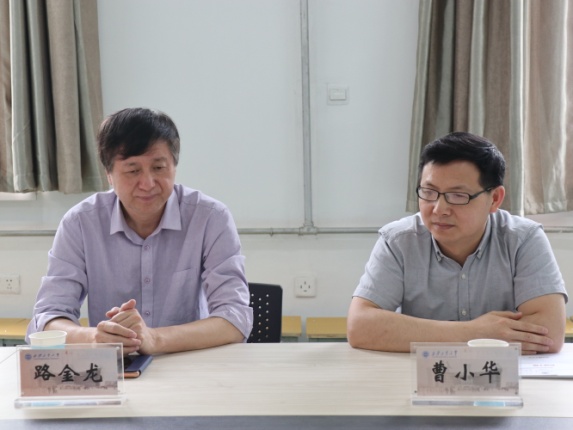 武汉理工大学物流工程成人导航
院长调研-2.jpg