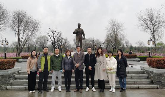 成人导航
组织教工党员赴富平爱国主义教育基地参观学习IMG_20210402_150152