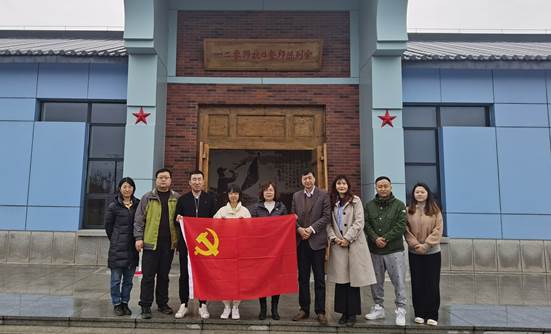 成人导航
组织教工党员赴富平爱国主义教育基地参观学习IMG_20210402_113937